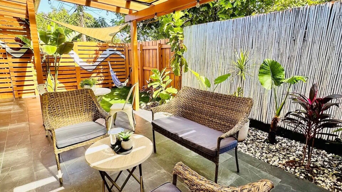 Pompano Beach Apartment | 15 minutes from the Beach!