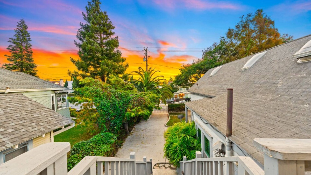 Ventura House | 15%Off Oct! Steps To Sand/Downtown, Great Location