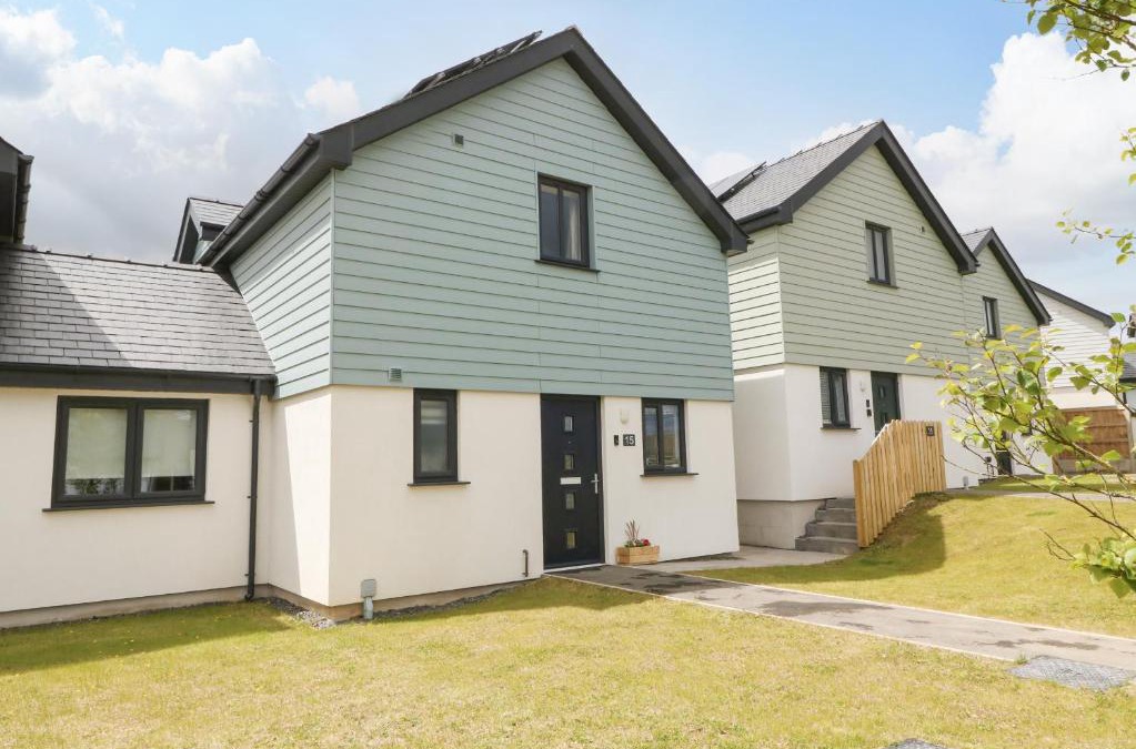 Brynteg House | 15 Parc Delfryn