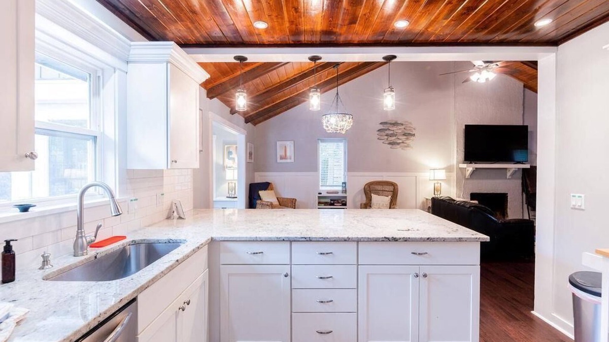 North Forest Beach House | 15 Sandpiper Street - The Surfing Sandpiper, 3 Bedroom Home with Oasis Back Yard