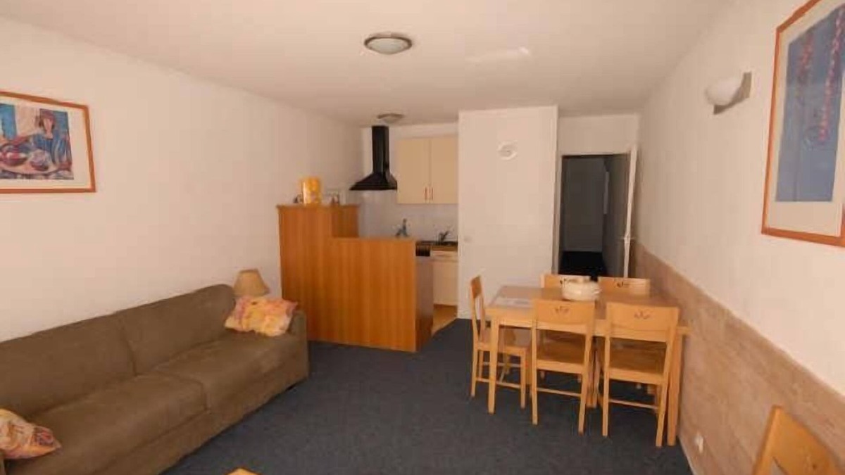 Eaux-Bonnes Apartment | 150m from ski slopes, 2nd floor, view ski slopes, fitness, swimming pool, sauna, tv, ski locker