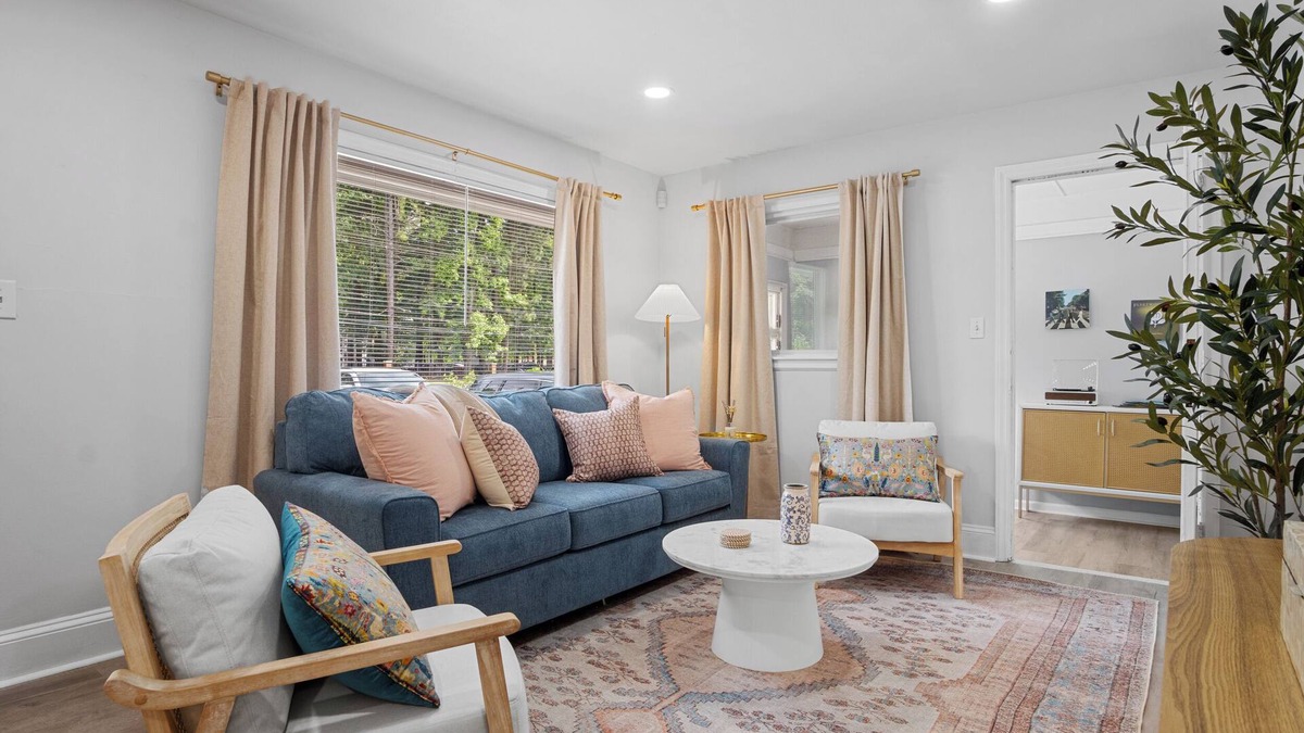 Charlotte House | 15min to Downtown & UNC - BBQ, Outdoor Games & Dining