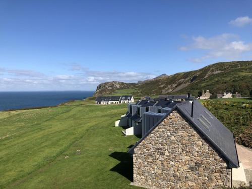 Pistyll House | 16 - 3 Bedroom Cottage - LP