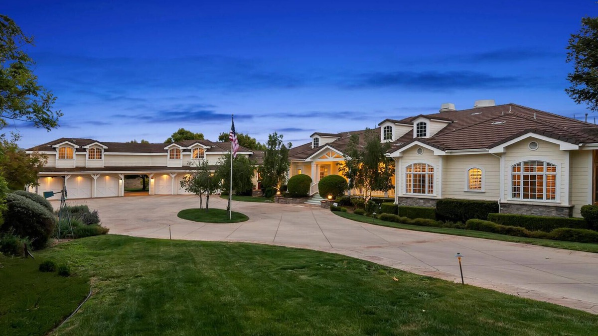 Moorpark House | 1600 Views