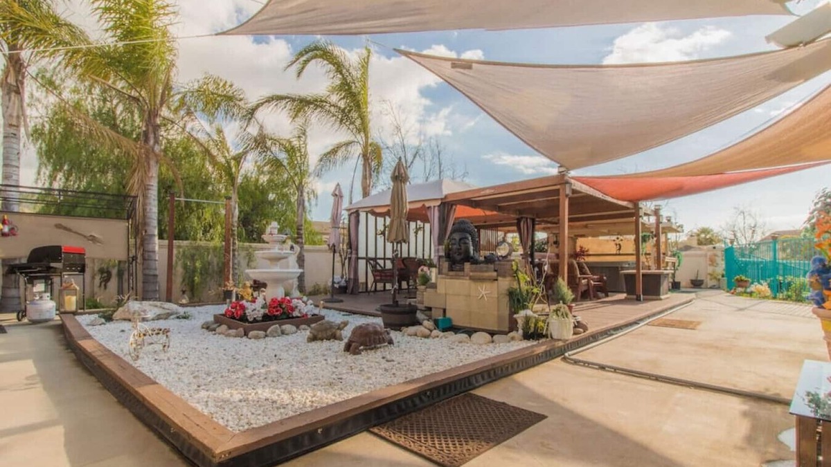 Moreno Valley House | 16215 Grande Isla LTR · Kayak, Backyard Canal Access, Hot tub Getaway!