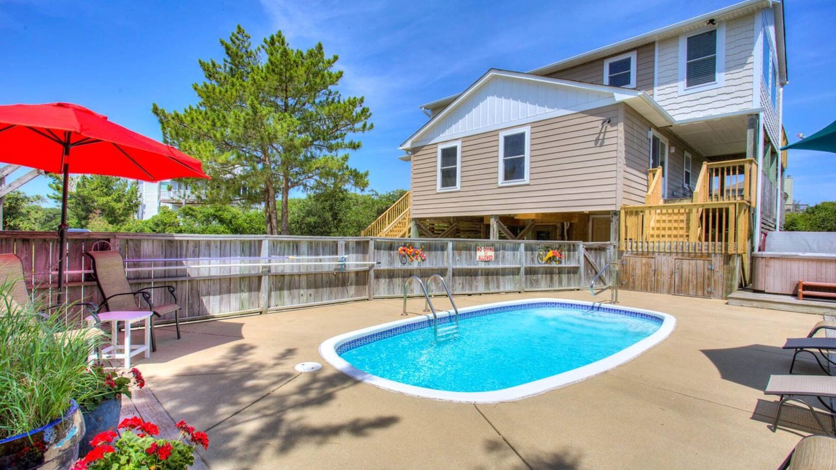 Currituck County House | 1682 Ohana Hut * 2 Min Walk to Beach