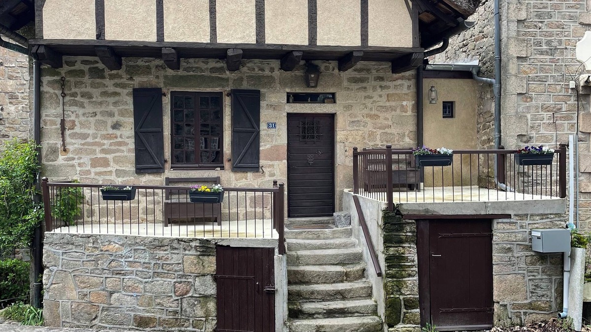 Saint-Augustin House | 16th century thatched house, relaxation area for adults and children