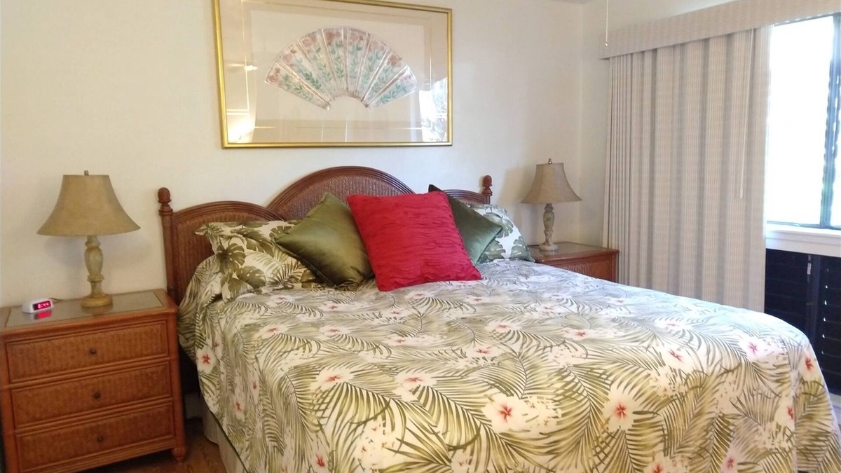 Punaluu Condo | #17 Large 1/1 Condo | 1 Bed, 1 Bath