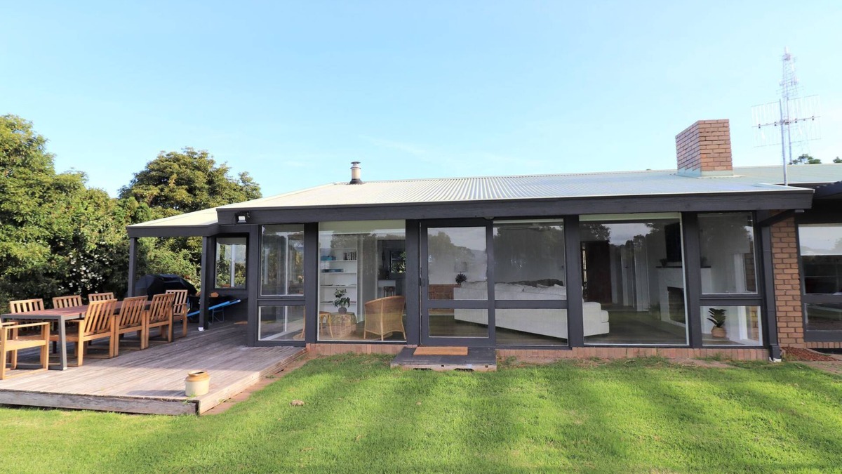 Mallacoota House | 17 Martin Street, Mallacoota