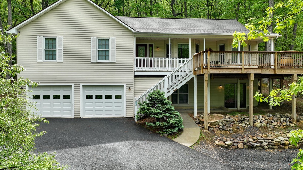 Massanutten House | 17-Seat Theater, Hot Tub & Game Room: Ideal Home!