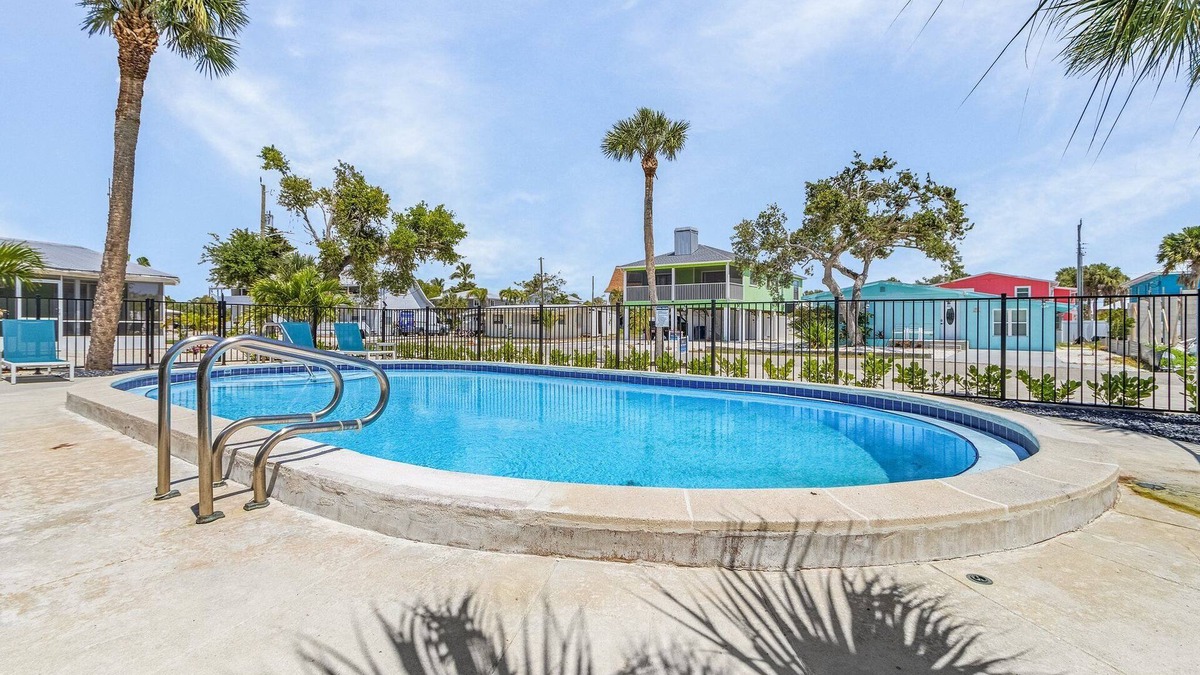 Mid Island Condo | 171-181 4BR Duplex: Pool, Beach Access & BBQ Area