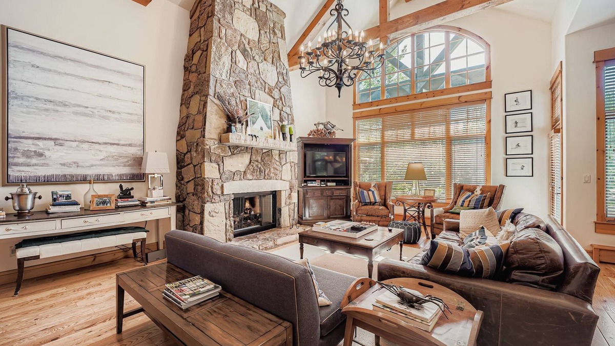 Edwards House | 171 River Dance Rd, Arrowhead Gated Community-Door to Slope Shuttle, Right on the Eagle River!