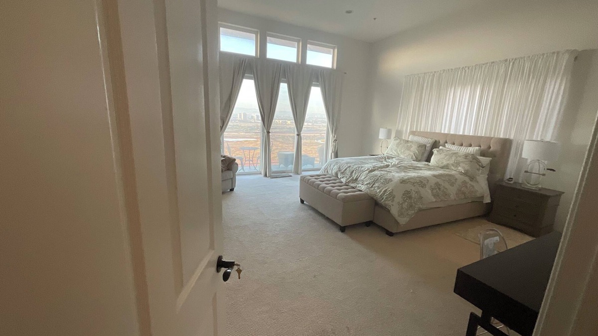 Playa Del Rey House | 180 degrees of SENSUAL SERENITY. Close or everywhere you want to be