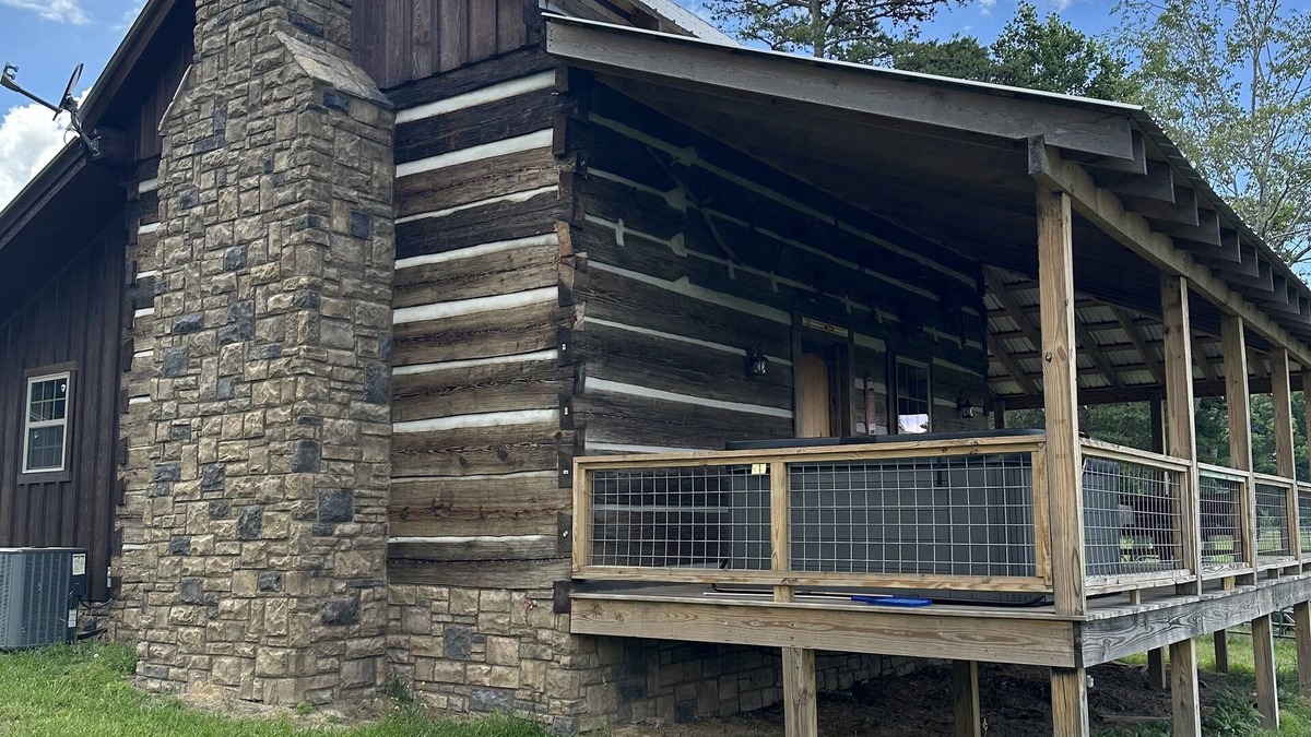 Fort Payne Cabin | 1800s Pre-Civil War Log Cabin restored on 300 acre adjoining Little River Canyon