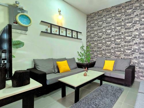 Teluk Intan House | 1813 HOME STAY 8 Roon 6 Bath 5MINUTE TO LEANING TOWER