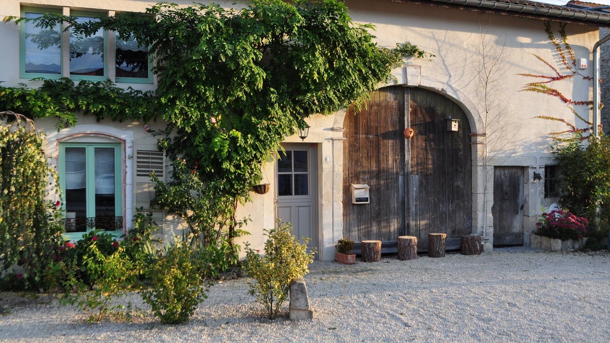 Mauvages House | 1825 farm rehabilitated in 2008 as a country house. High performance.