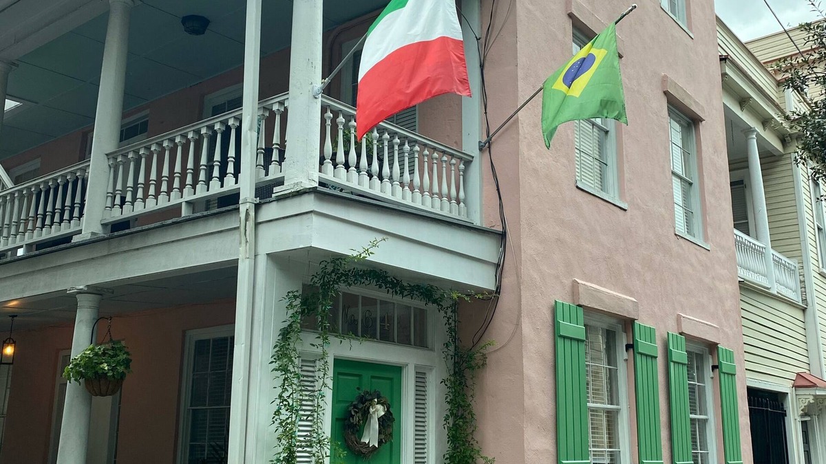 Harleston Village Apartment | 1850’s Charleston Treasure