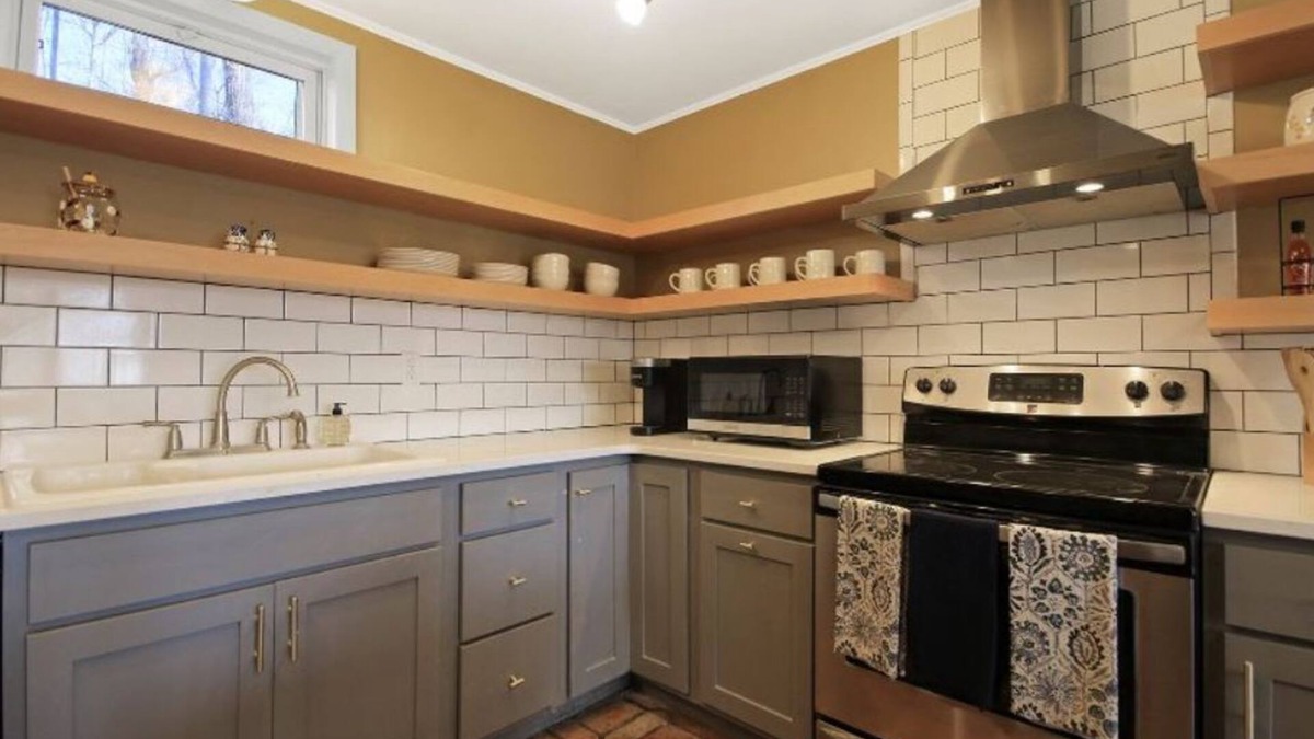 Rocheport House | 1855 Charm Meets 2024 Technology