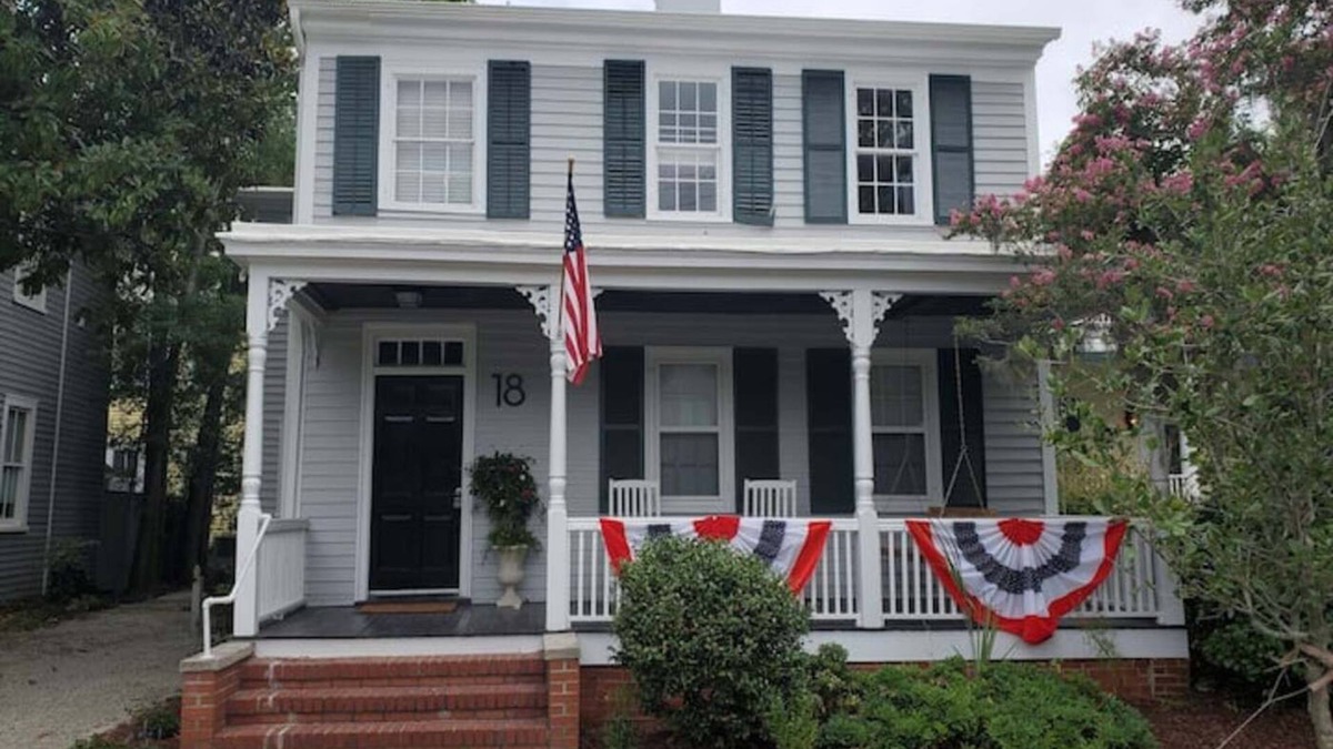 Wilmington Historic District House | 1860 House In the Heart of Downtown