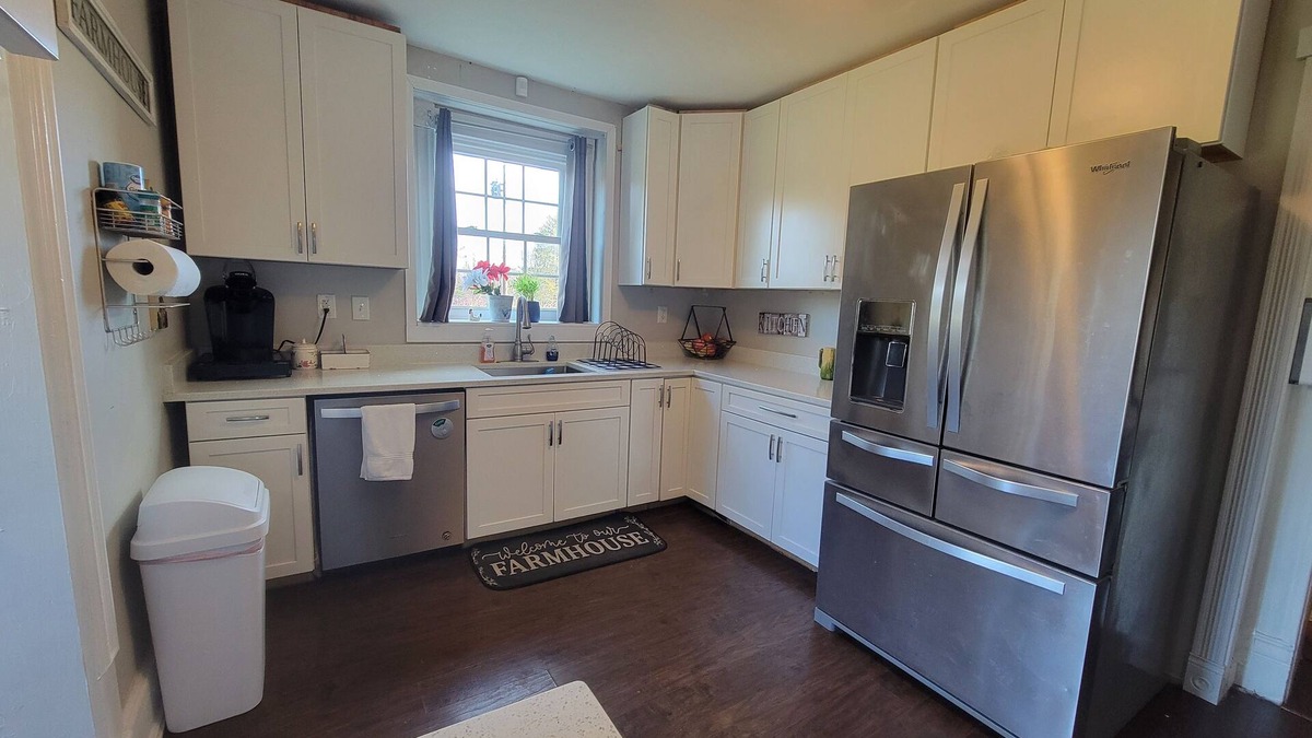 Corbin Other | 1870's Farmhouse Close to I-95