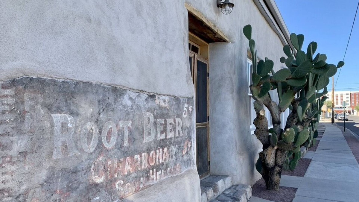 Barrio Viejo House | 1890's Rootbeer Adobe House