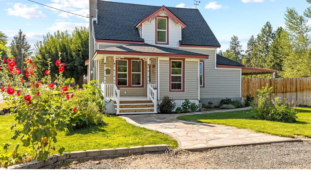 Wamic House | 1890's Victorian Home on the Oregon Trail
