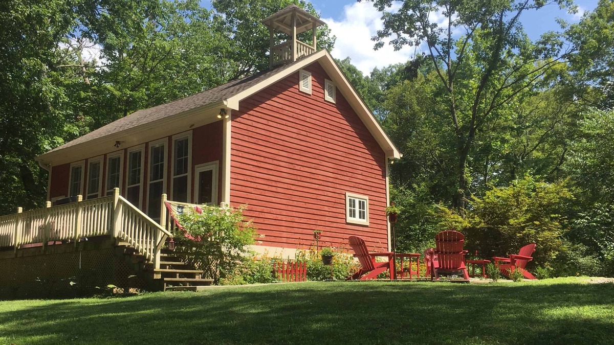 Morgantown House | 1891 Schoolhouse Inn