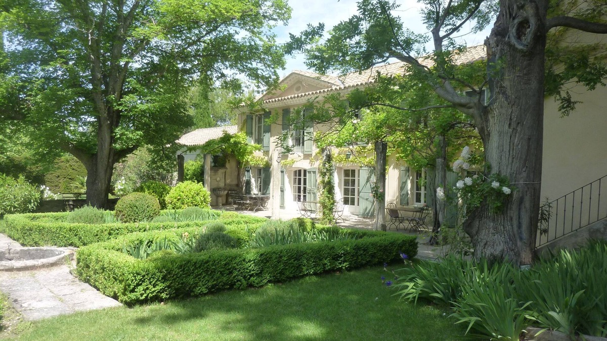 Caromb House | 18th century family House , in quiet 5000 acres park of old trees,olive orchards