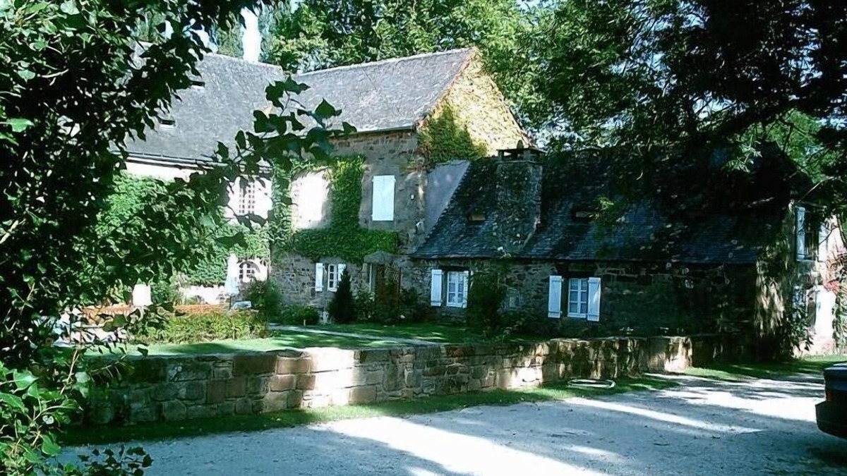 Dampniat House | 18th Century mill, nice furnishing and decoration by the river