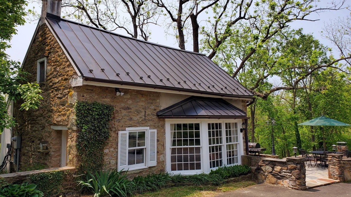 Middleburg Cottage | 18th Century Stone Cottage minutes from historic Middleburg