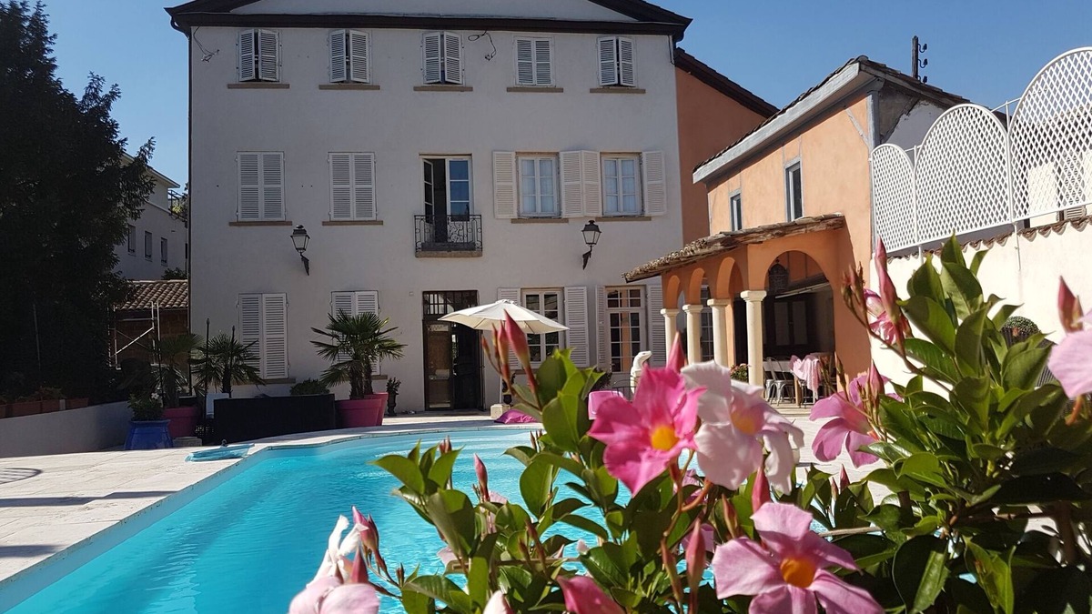 Saint-Rambert House | 18th century town house with private pool Lyon L'Île Barbe