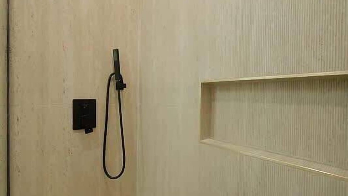 Ukrainian Village Apartment | 19-4D 2BR 1Bath Luxury Apt East Village