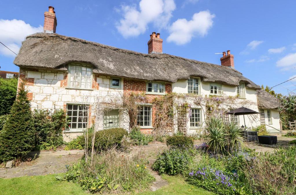 Newport House | 19 Clatterford Shute