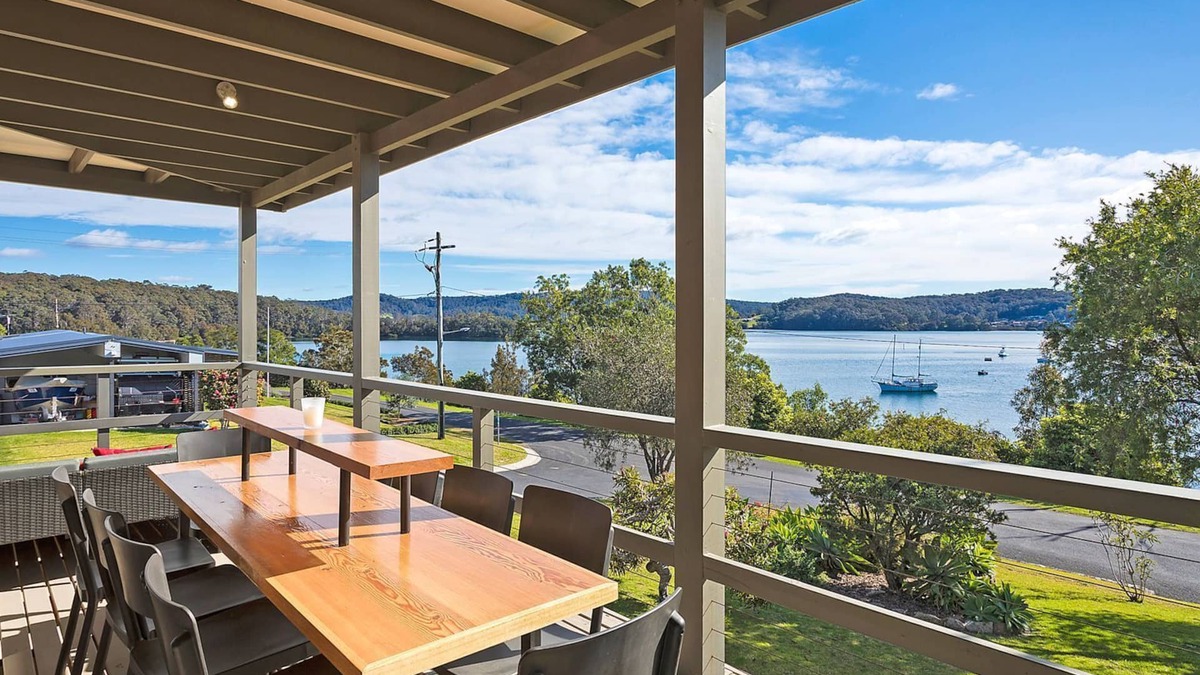 Narooma House | 19 Lakeview Drive Narooma