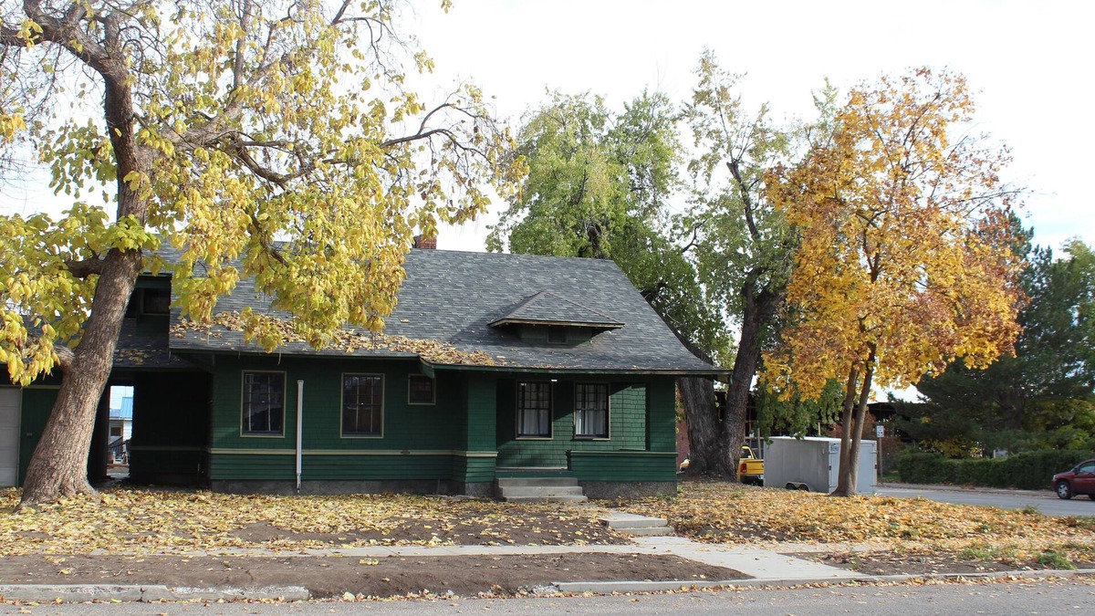 Weiser House | 1906 Craftsman home!