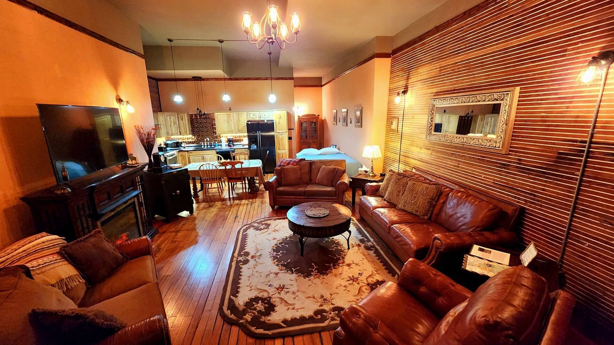 Whitewood Condo | 1908 Wild Bill Hickock Condo-Rustic Cozy 1900's Feel-Fenced Yard-Firepit Patio