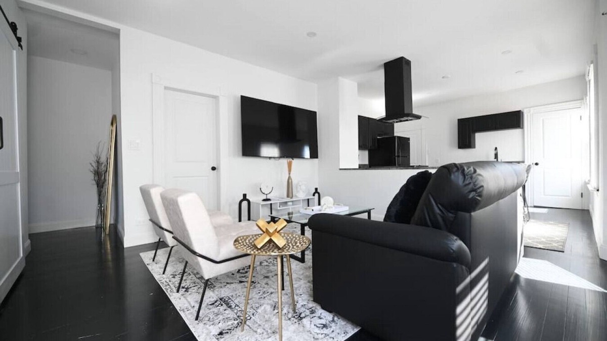 Derby Apartment | 191 Seymour, Ave. Derby · Spacious Renovated 3 bedroom near GriffinHospital