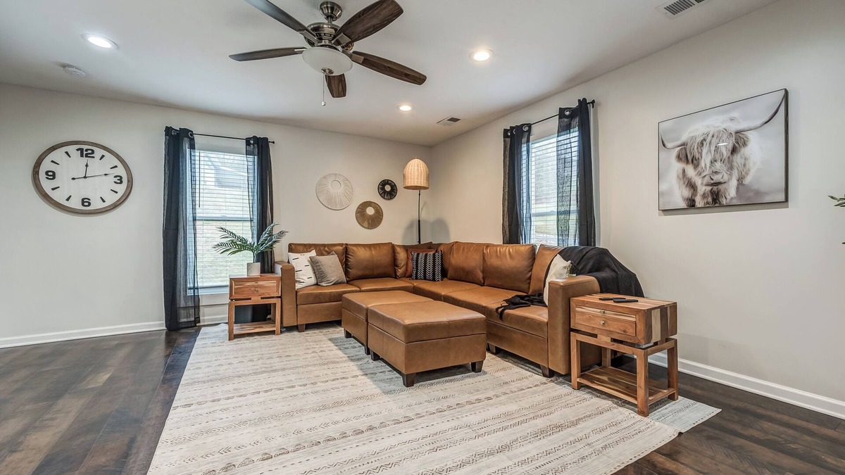 Smithville House | 1914 Farmhouse 2-bedroom with WiFi, AC on 20 wooded acres in serene Smithville