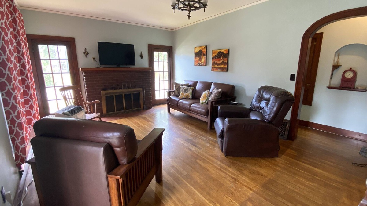 Weiser House | 1930 Bungalow near downtown Weiser