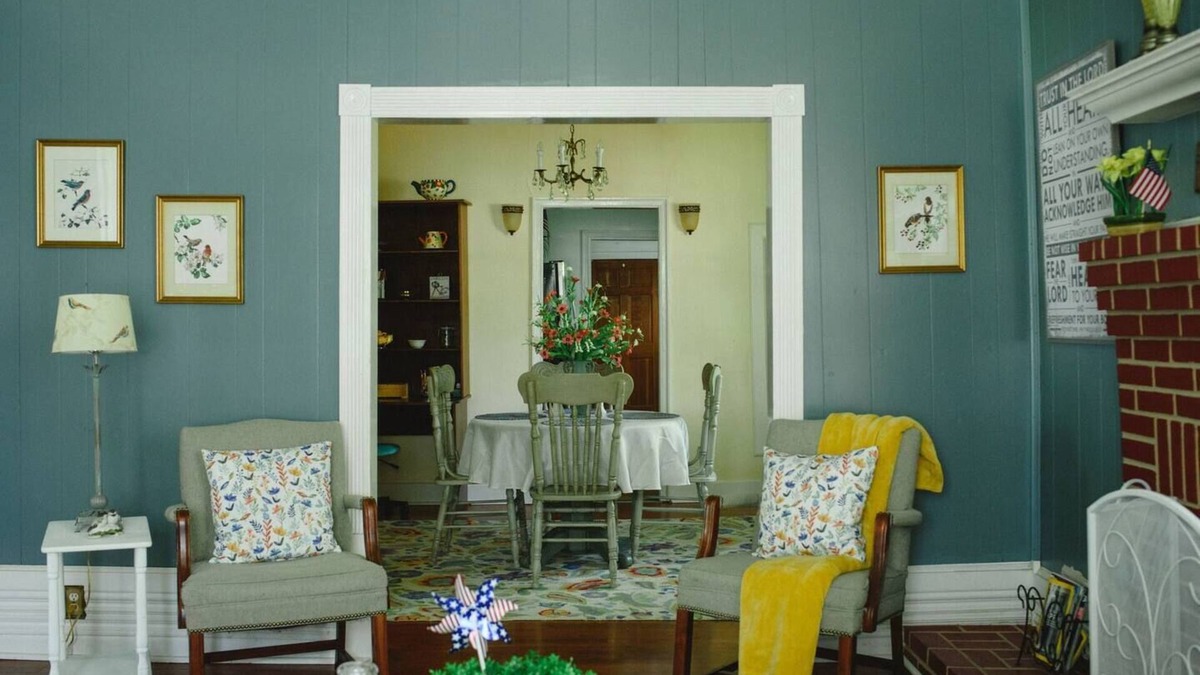 Bloomingdale Cottage | 1950's Cottage Convenient to Savannah