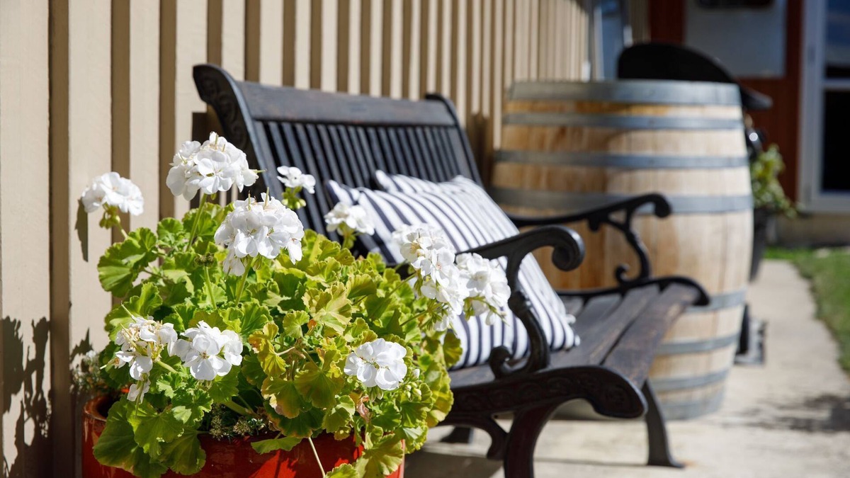 Wanaka Cottage | 1970's Renovated,self contained 2 bedroom bach