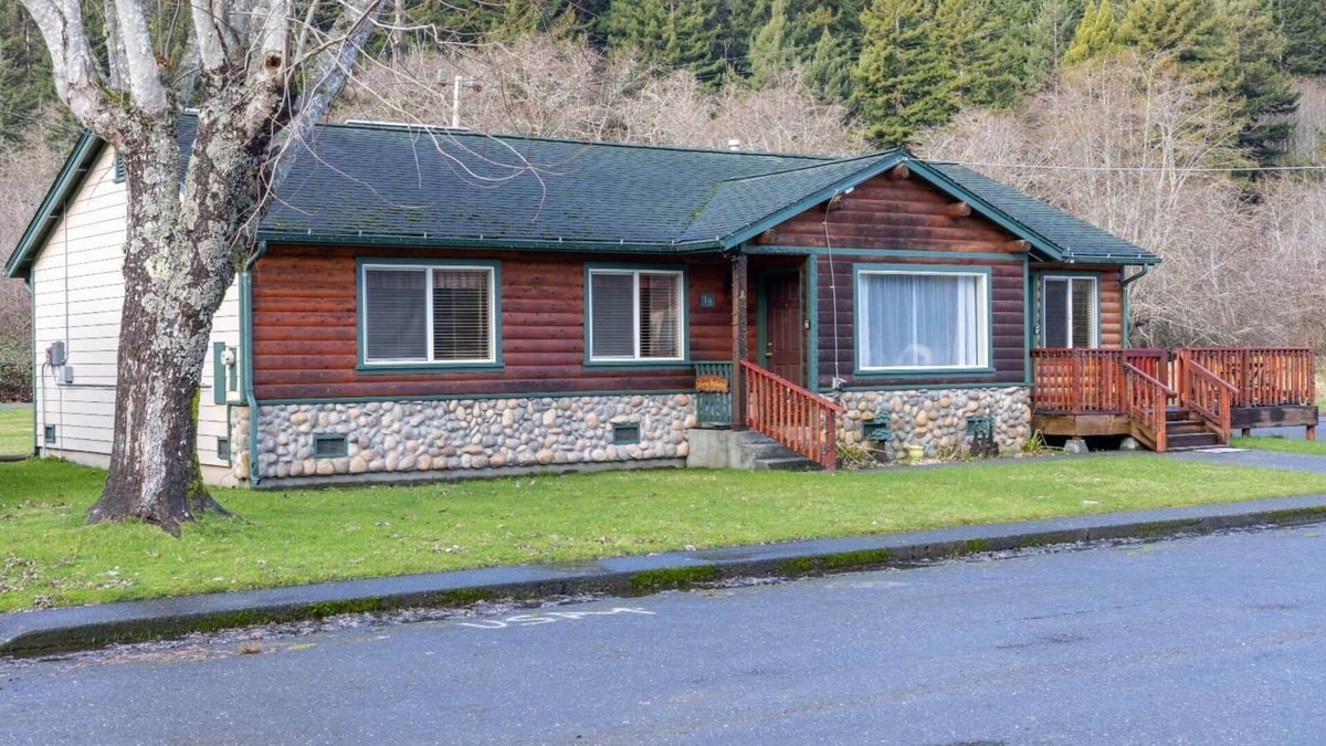 Orick House | 19A Johnny Redwood Suite at the Meadow Site