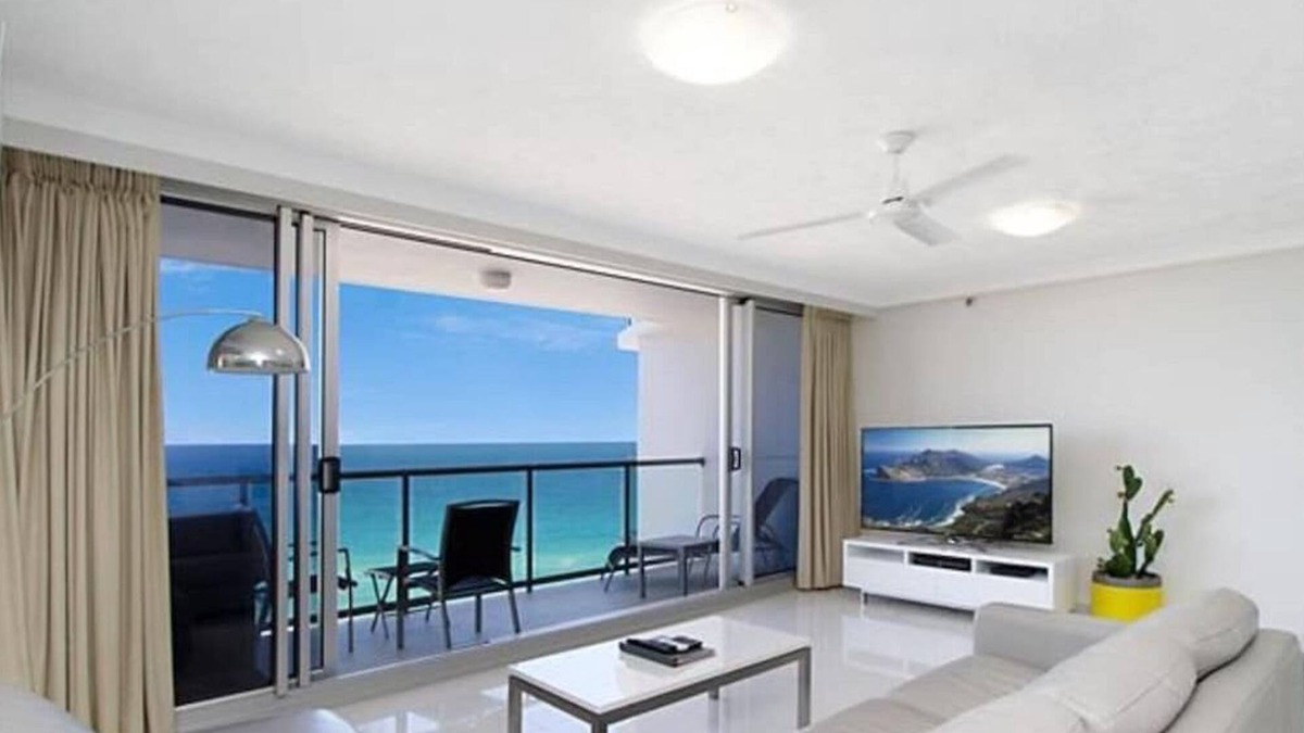 Surfers Paradise Apartment | 19B Peninsula Summary
