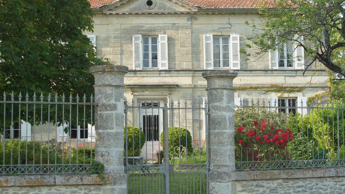 Saint-Yzans-de-Medoc House | 19th century house, tranquility and comfort near the Medoc castles