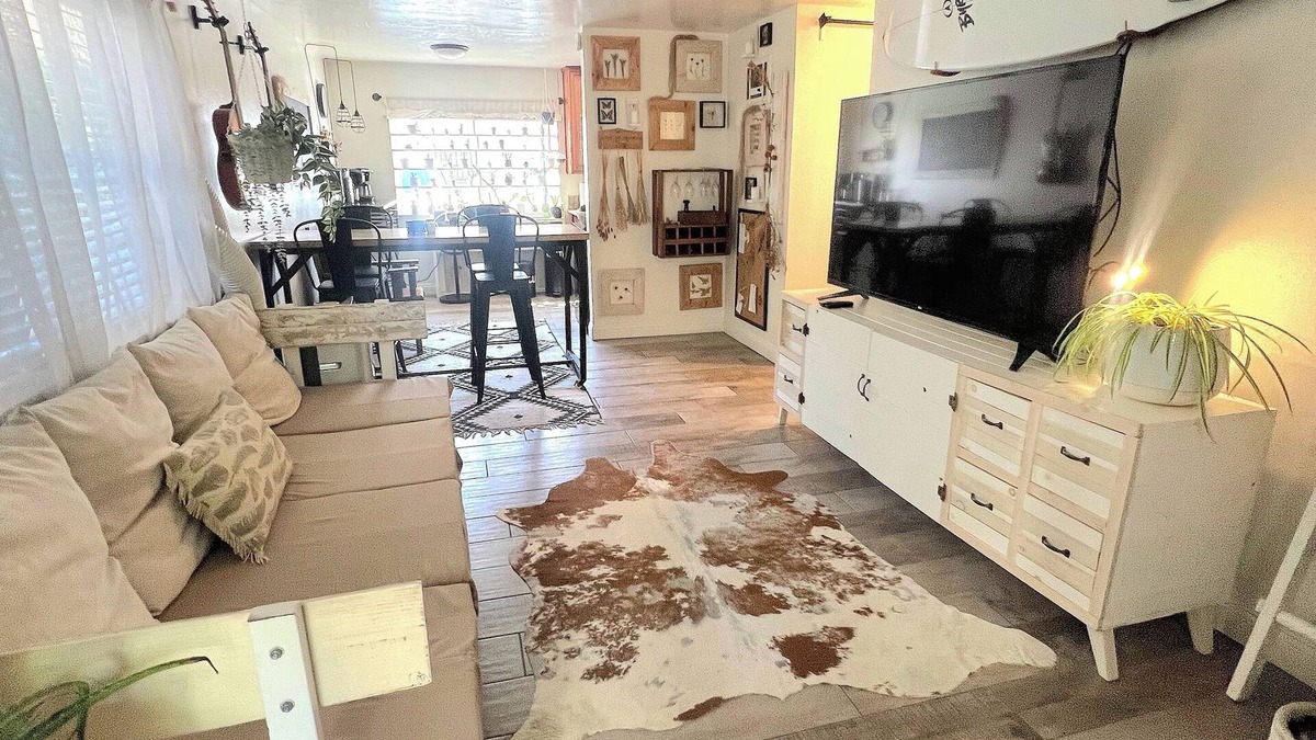 University Heights Condo | 1b1b Central Hillcrest, San Diego condo. Walkable neighborhood and central to SD
