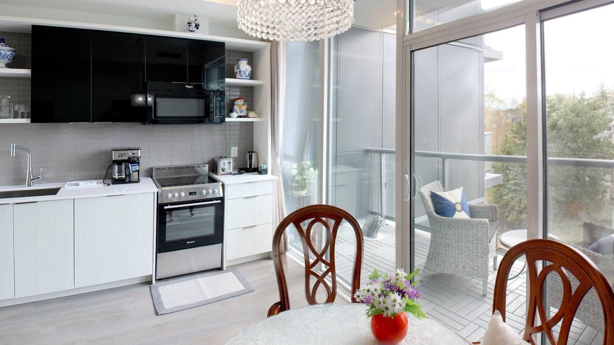 Forest Hill South Condo | 1BDR/2BD/1BA luxury boutique condo in Forest Hill(long term)