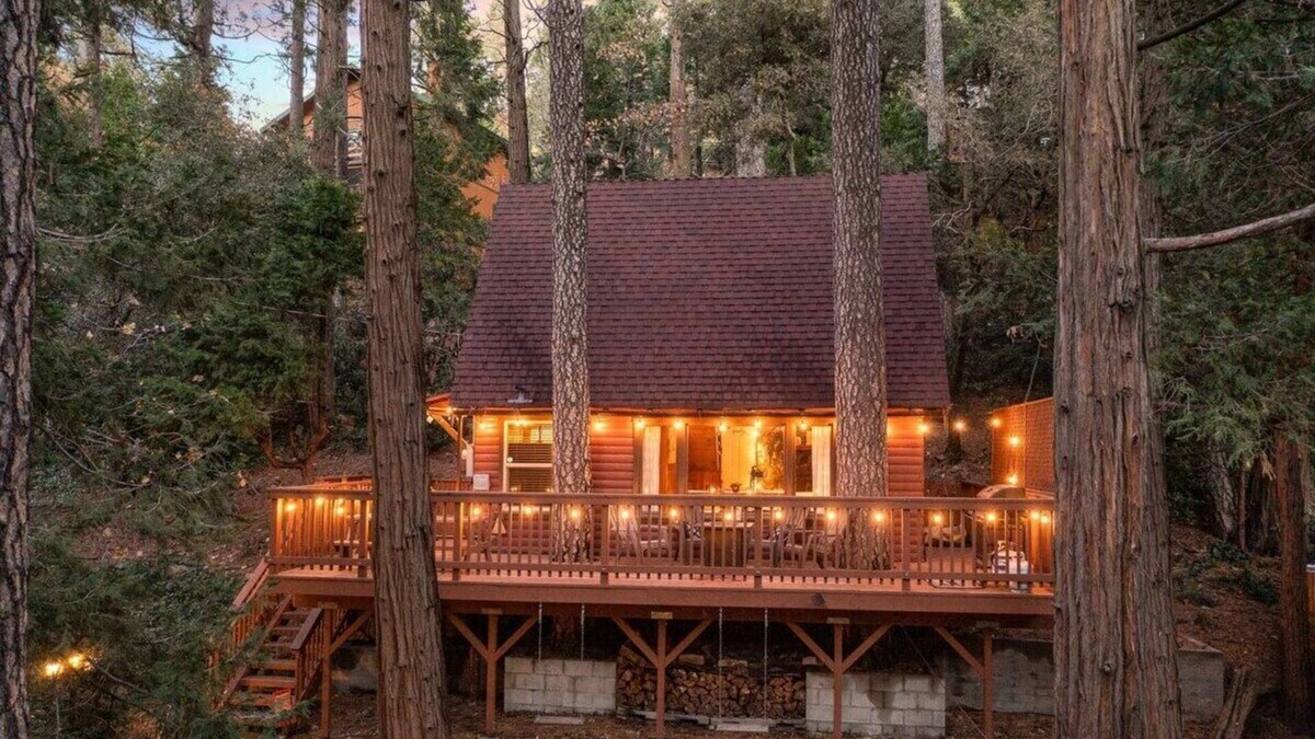 Crestline House | 1Bed + Loft | Treetop Hideaway