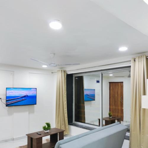 Pimpri - Chinchwad Apartment | 1BHK #401 Feel At Home Netflix & High Speed Net Self Service Apartment