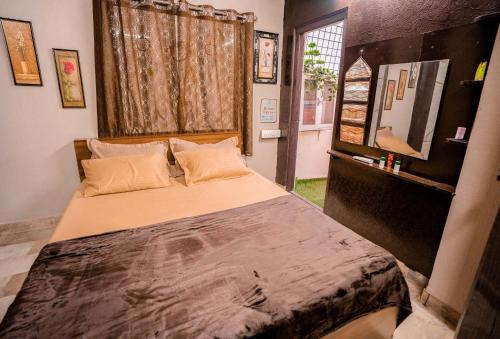 Kukatpally Housing Board Colony Apartment | 1BHK Apartment Near Nexus Mall Kukatpally, Kitchen, Self Check in, Projector, Fast WiFi, Washing machine