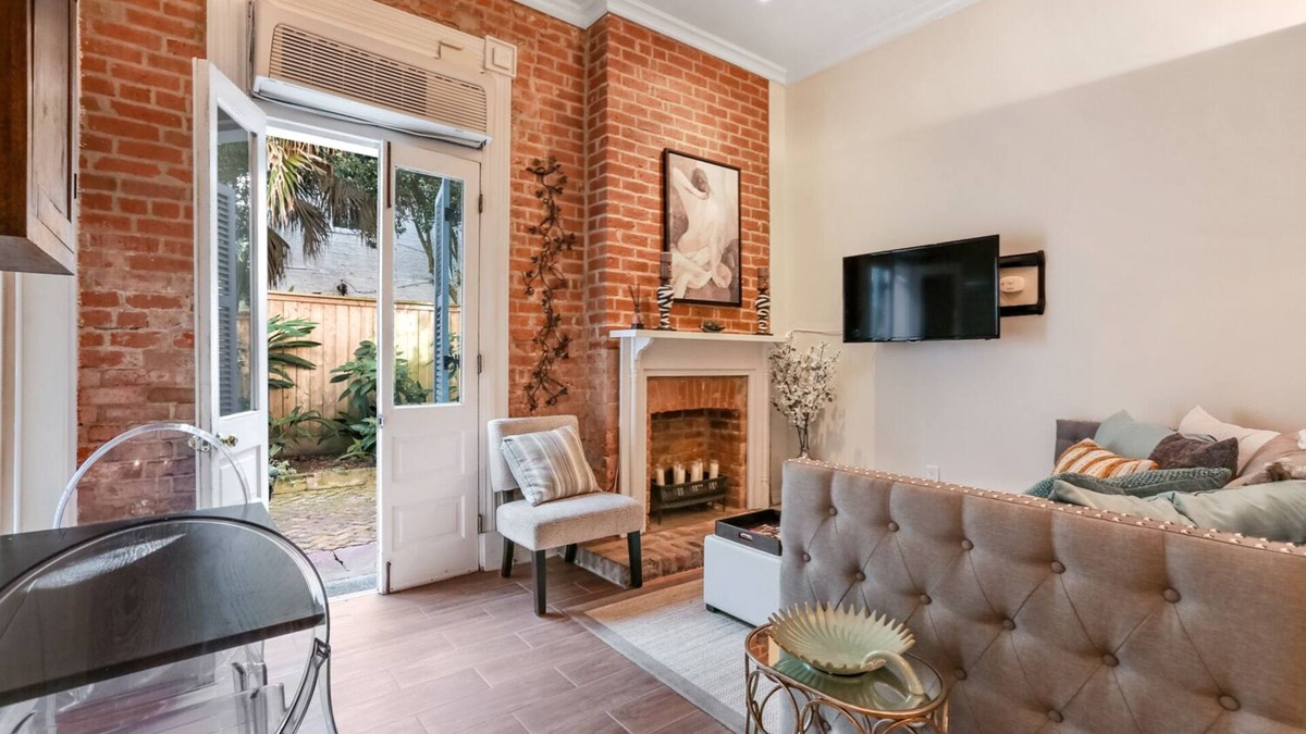 South 7th Ward Condo | 1BR 1BA Condo w/pool near Bourbon St - 3 min walk
